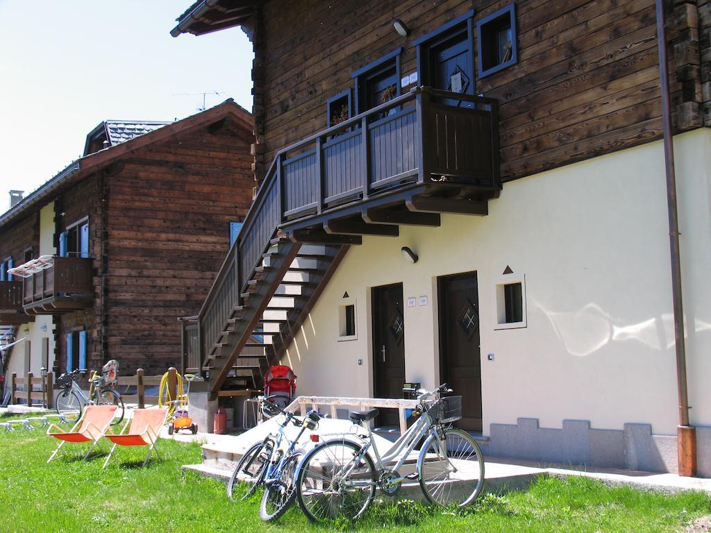 Art Apartments Casa Napell Ливиньо Экстерьер фото