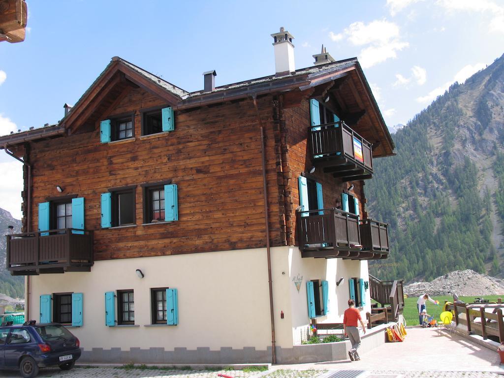 Art Apartments Casa Napell Ливиньо Экстерьер фото
